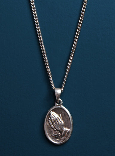 Praying Hands Oval Medal Necklace Necklaces exchangecapitalmarkets: Men's Jewelry & Clothing.   