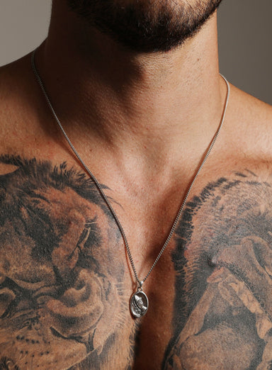 Praying Hands Oval Medal Necklace Necklaces exchangecapitalmarkets: Men's Jewelry & Clothing.   